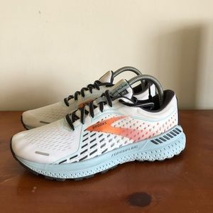 Brooks Adrenaline 21 running shoes women’s